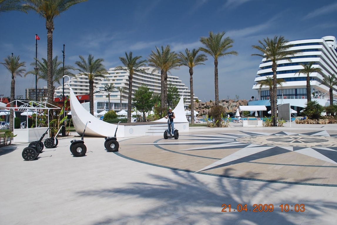 imagini hotel TITANIC LARA